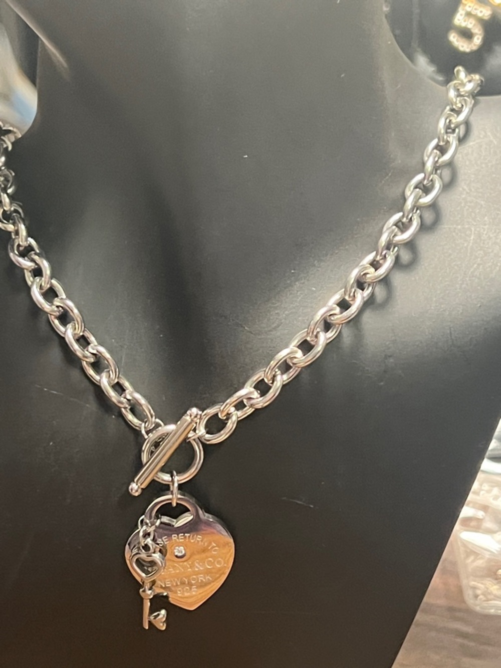 Silver Heart Tag Toggle Necklace and Bracelet Set - Picture 8 of 16